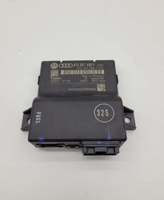 Audi A5 8T 8F Gateway control module 8T0907468F