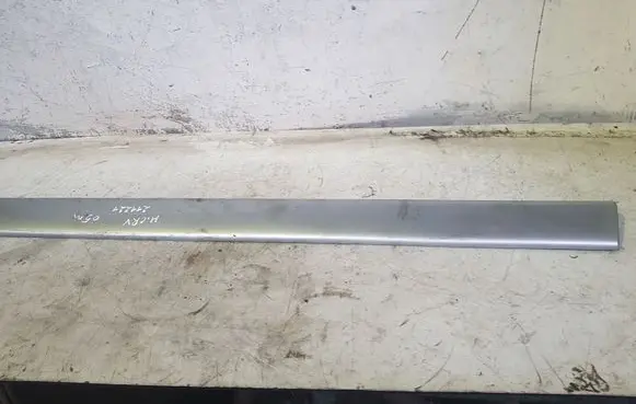 Honda CR-V Front door trim (molding)