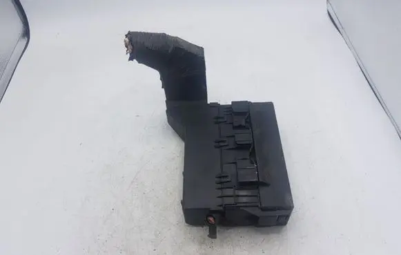 Nissan X-Trail T30 Fuse module NOCODE