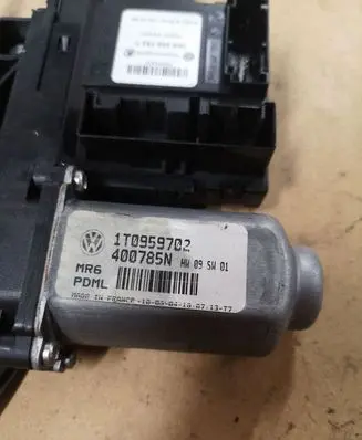 Volkswagen Golf V Front door window regulator with motor 1T0959702 1K0959792C 400785N