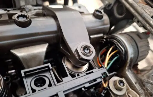 Mitsubishi Lancer X Fuel injector