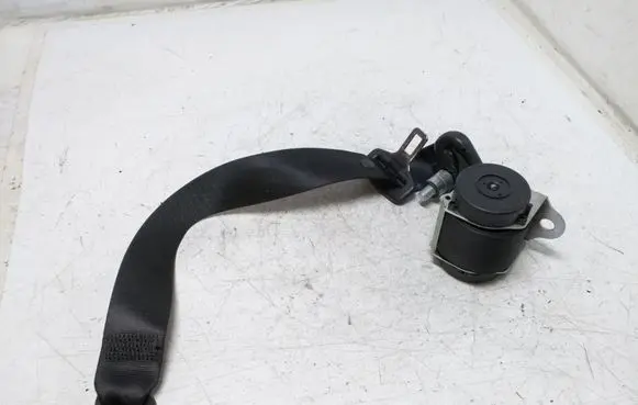 Mitsubishi Colt Rear seatbelt MN108300