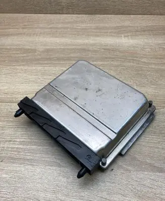 Volvo V70 Engine control unit/module ECU 08667710A 0281010319