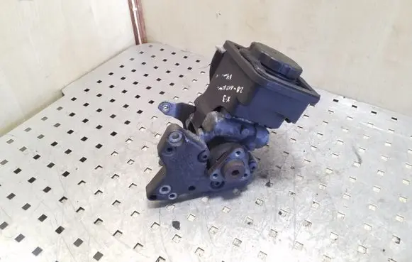 BMW X3 E83 Power steering pump 7692974536 3405196
