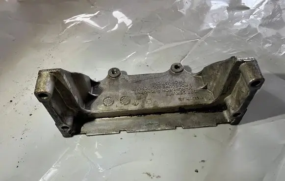 Jeep Grand Cherokee Gearbox mounting bracket 53022371AB 53022371A