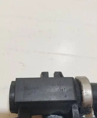 BMW 5 E60 E61 Turbo solenoid valve 72279600 04T180 2247906