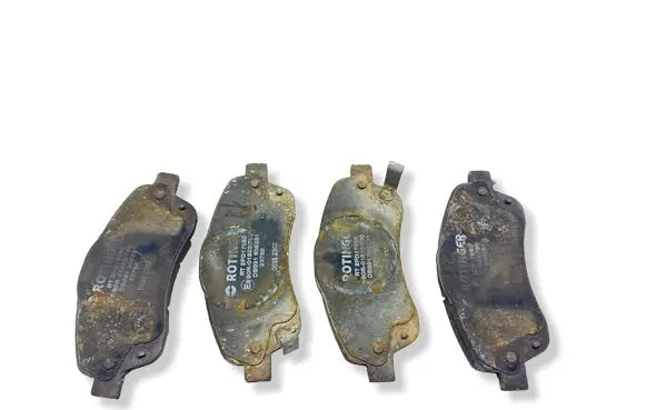 Toyota Avensis T250 Brake pads (front) E990R01822790