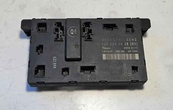 Mercedes-Benz Vito Viano W639 Door control unit/module 6398200026