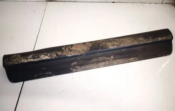 Front sill trim cover