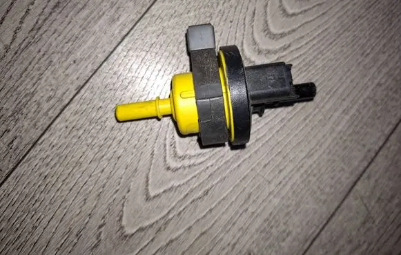 Renault Clio V Vacuum valve V29122964
