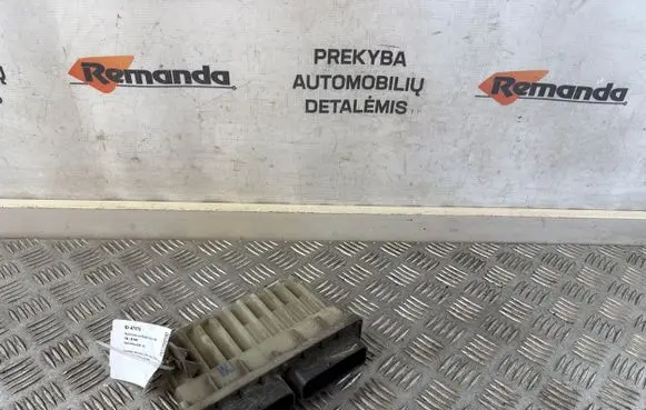 Opel Zafira A Coolant fan relay 24462346