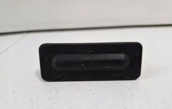 Peugeot 3008 II Tailgate/trunk/boot open switch 9827560380