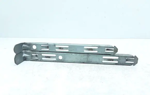 Volvo XC90 Headlight/headlamp mounting bracket 8637182 8637181