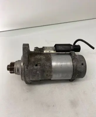Volkswagen Golf VII Starter motor 02E911024J 4380000250