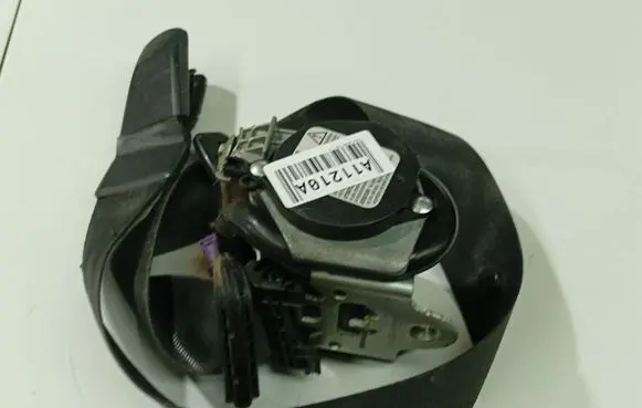 Skoda Superb B6 (3T) Front seatbelt 609868200