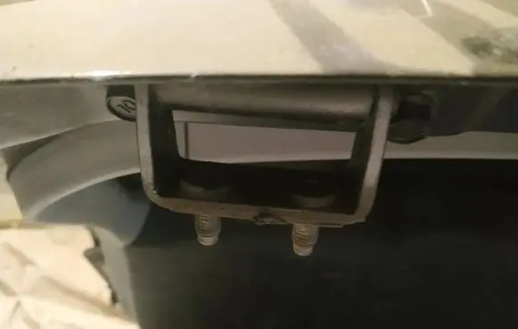 Tailgate/trunk/boot hinge