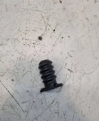 Mercedes-Benz CLS C219 Spare wheel bolt 1248980765