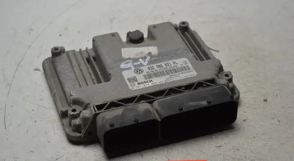 Volkswagen Golf V Engine control unit/module 03G906021PL 03G906021AN 0281014060