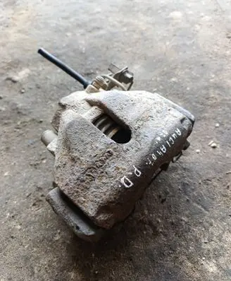 Front brake caliper