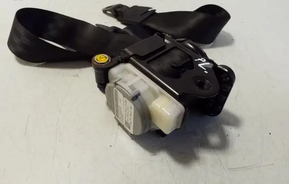 Audi A1 Front seatbelt 8X4857705B
