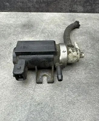 Audi A4 S4 B6 8E 8H Turbo solenoid valve 1H0906627A