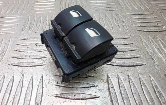 Citroen C4 Cactus Electric window control switch 98106397ZD