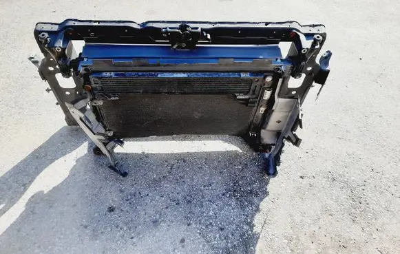 Chrysler 200 Radiator support slam panel
