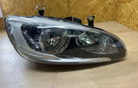 Volvo V60 Headlight/headlamp 31420116 89909496