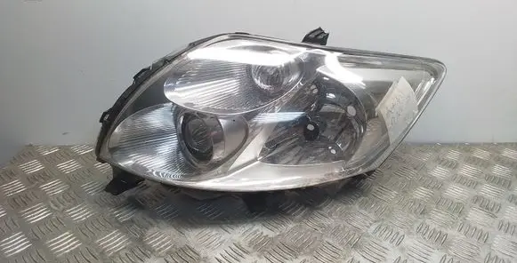 Toyota Auris 150 Headlight/headlamp 8117002460