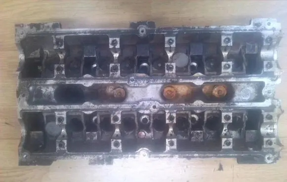Ford Mondeo MK I Engine head 938m6090bf
