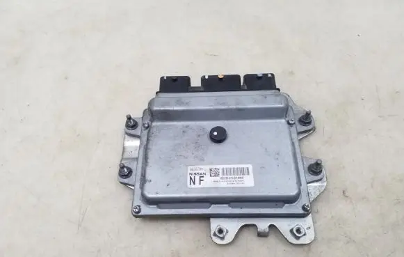 Nissan Qashqai Engine control unit/module MEC93370
