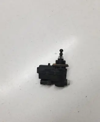 Toyota Auris 150 Headlight level adjustment motor 89050199