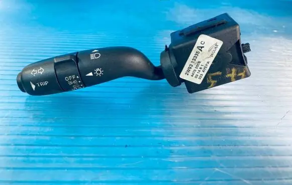 Jaguar S-Type Indicator stalk 2W9313335AC