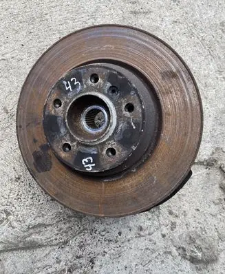 BMW 5 E60 E61 Front wheel hub 6768995