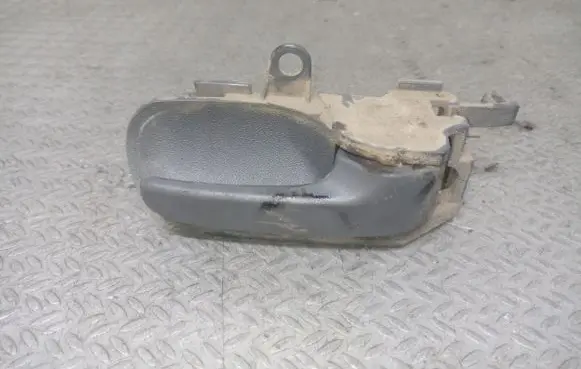 Peugeot 107 Rear door interior handle