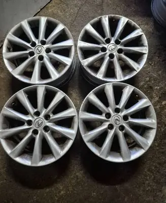 Lexus IS 220D-250-350 R17 alloy rim 