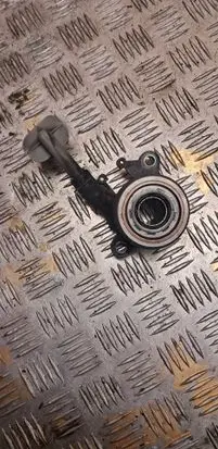 Nissan Note (E11) Clutch slave cylinder 