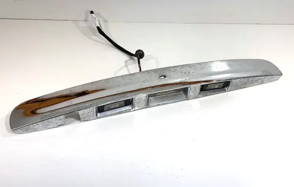 Nissan Qashqai Trunk door license plate light bar