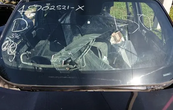 Jeep Renegade Front windscreen/windshield window 