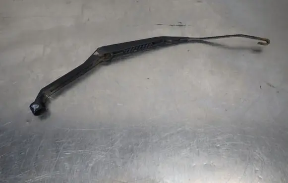 Suzuki Grand Vitara II Front wiper blade arm