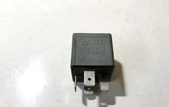 Audi A4 S4 B6 8E 8H Other relay 8d0951253a v23134-b52-x301