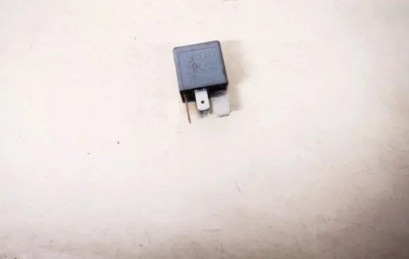 Audi A4 S4 B6 8E 8H Other relay 8d0951253 v23134-j52-x300