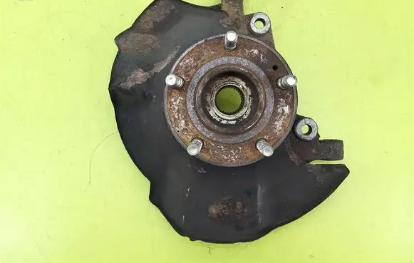 Hyundai Santa Fe Front wheel hub spindle knuckle
