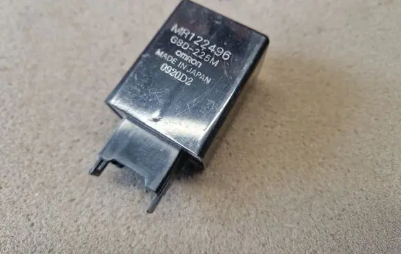 Mitsubishi Pajero Sport I Other relay MR122496