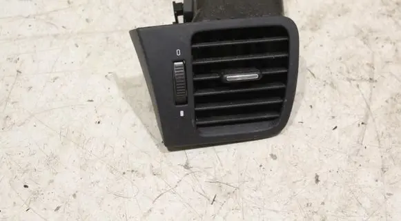 Subaru Legacy Dashboard side air vent grill/cover trim LEGACYIV