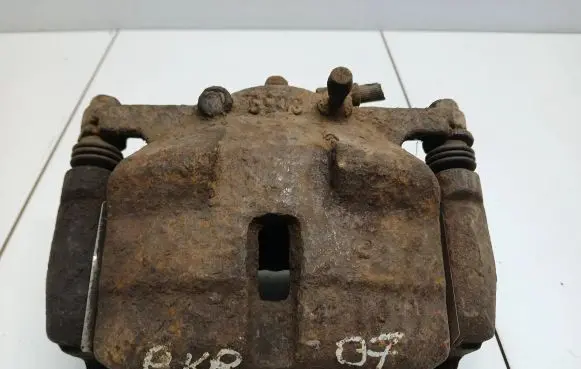Nissan X-Trail T31 Front brake caliper