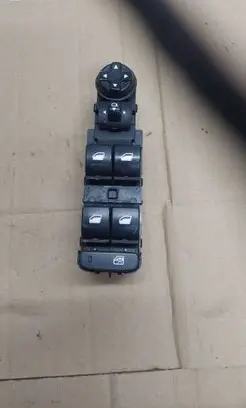 Citroen C4 Grand Picasso Electric window control switch 100265511 20151029 96788264Z0