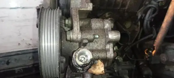 Skoda Octavia Mk1 (1U) Power steering pump KYB