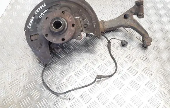 Skoda Superb B5 (3U) Front wheel hub