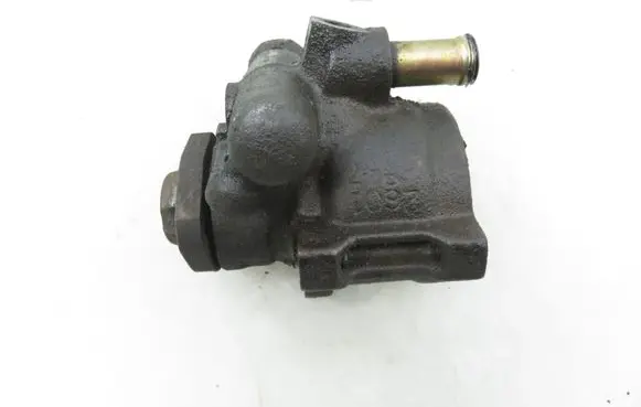 Volkswagen Lupo Power steering pump 030145157D
